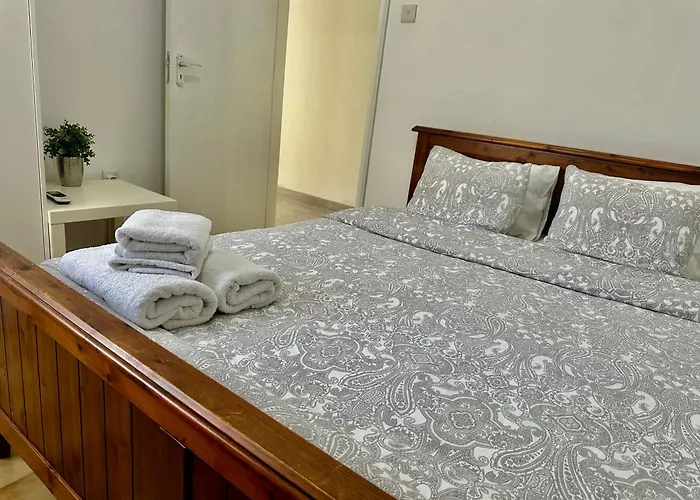 Daire Tsimintia 25 *